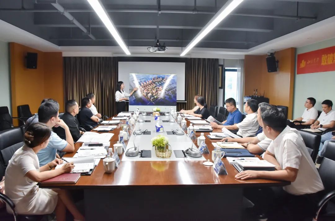 天心区委副书记、区长周志军调研bifa必发集团长沙总部基地项目(图5) 天心区委副书记、区长周志军调研bifa必发集团长沙总部基地项目(图5)