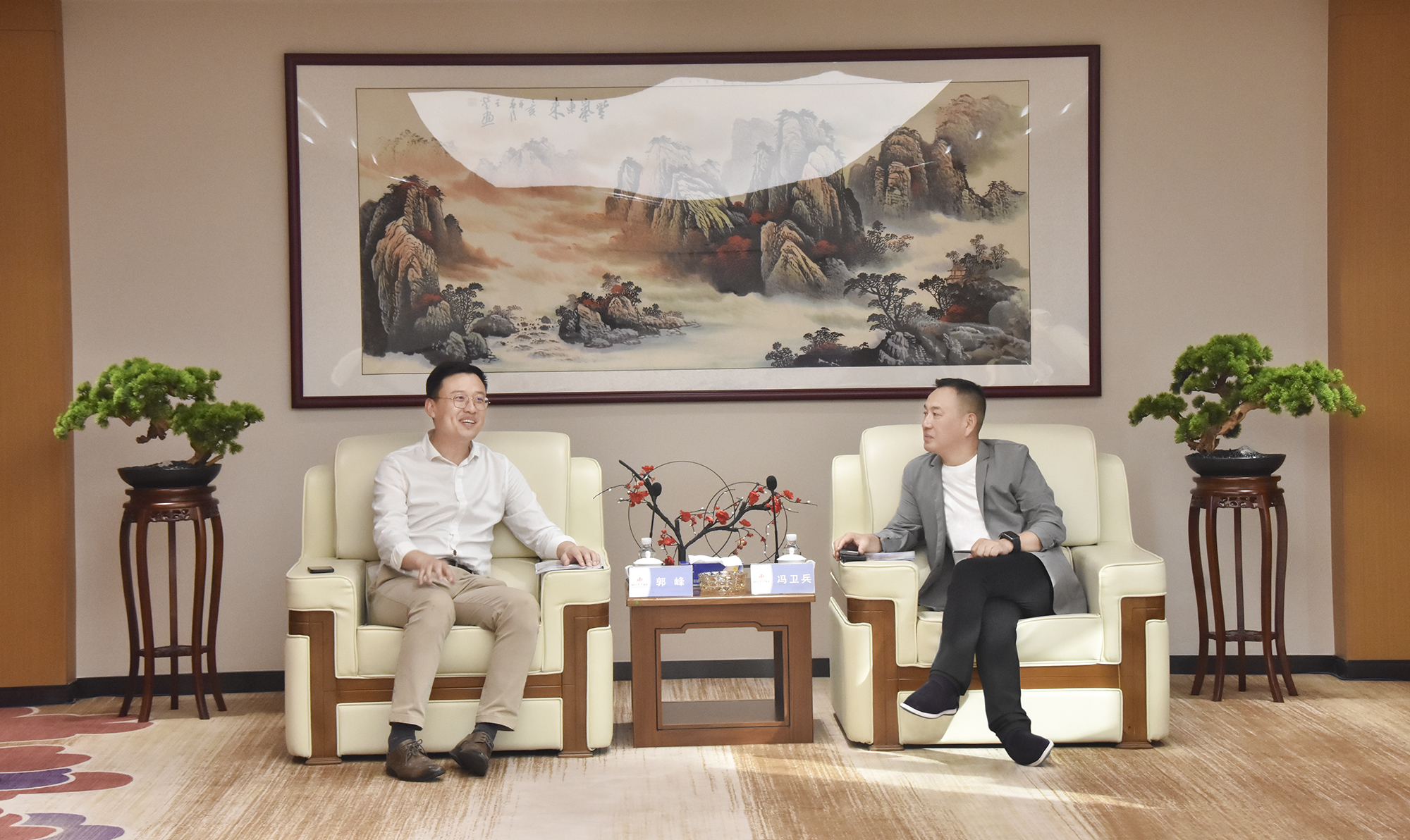 粤浦科技产业发展集团辅导一行莅临bifa必发集团调查互换(图3) 185625848f7ffe95a856ed5eb7e767c.jpg