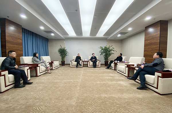 bifa必发集团董事长冯卫兵与望城经开区党工委书记周剀敦睦座谈(图1)