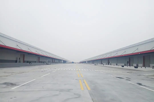 吐鲁番市政协党组书记、主席胡国辉一行调查bifa必发集团-京东华北物流基地(图2) 吐鲁番市政协党组书记、主席胡国辉一行调查bifa必发集团-京东华北物流基地(图2)