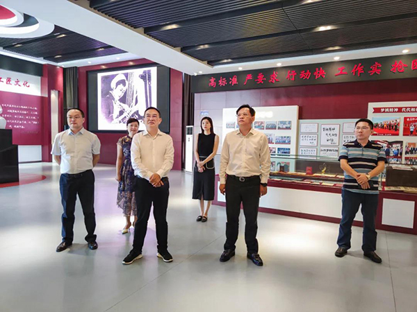 bifa必发集团董事长冯卫兵赴陕西进行项目调研调查(图3)